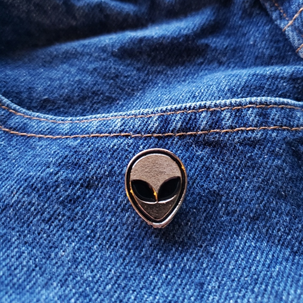 Alien Pin